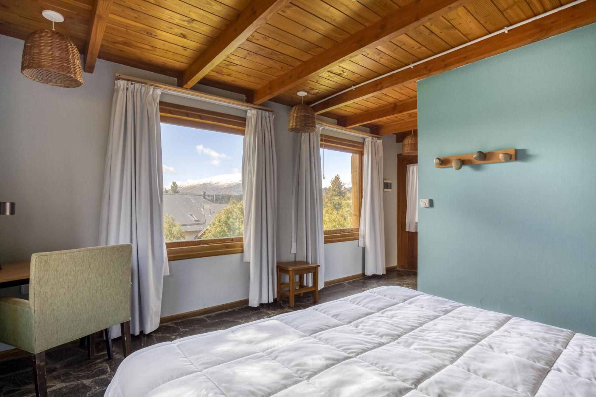 Socialtel Bariloche - Formerly Selina Bariloche Стая снимка